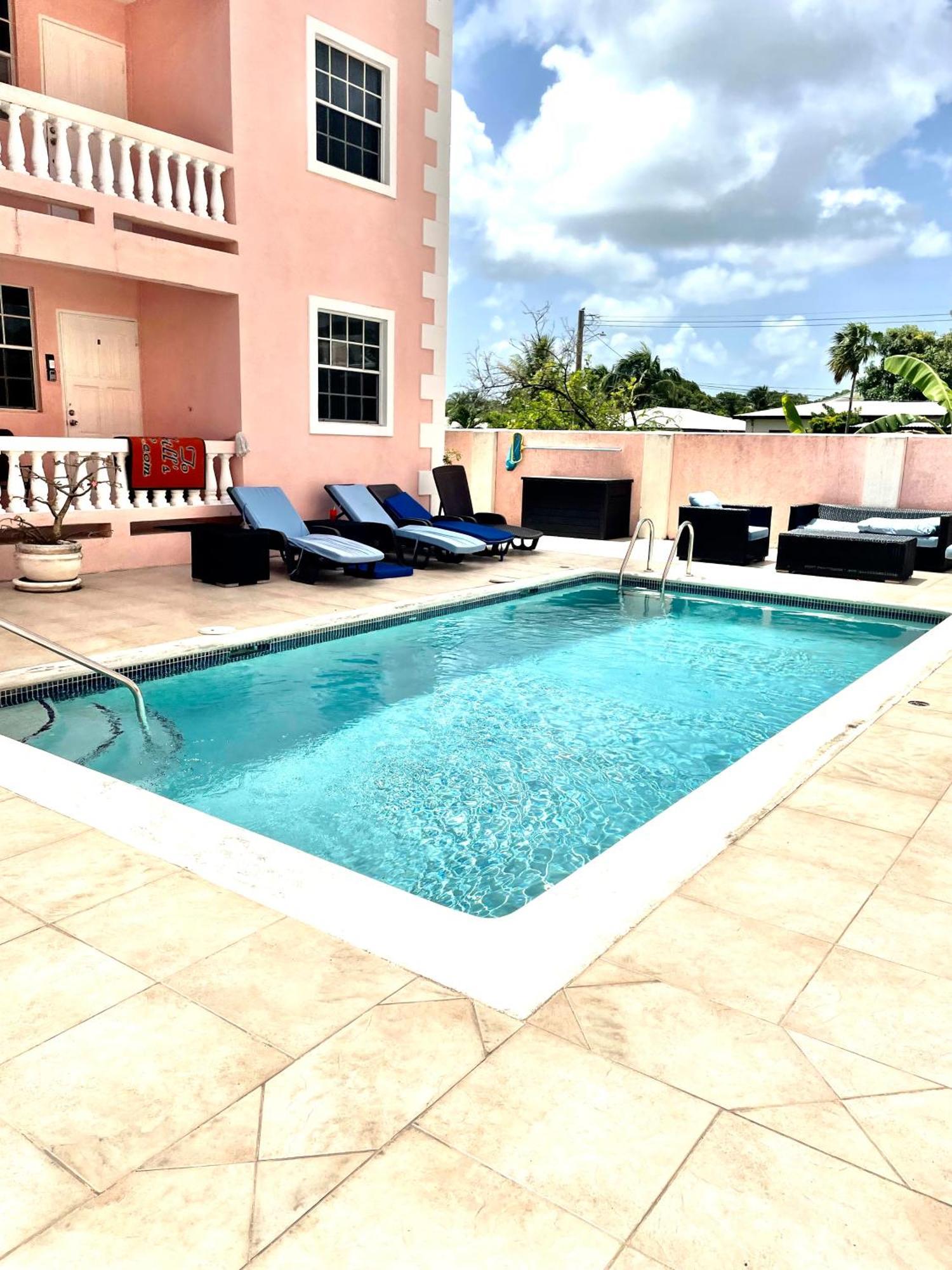 Seashades 2Br 1 Full And 1 Half Bathrooms Condo With Pool Close To Beach Sleeps 4 Christ Church Bagian luar foto