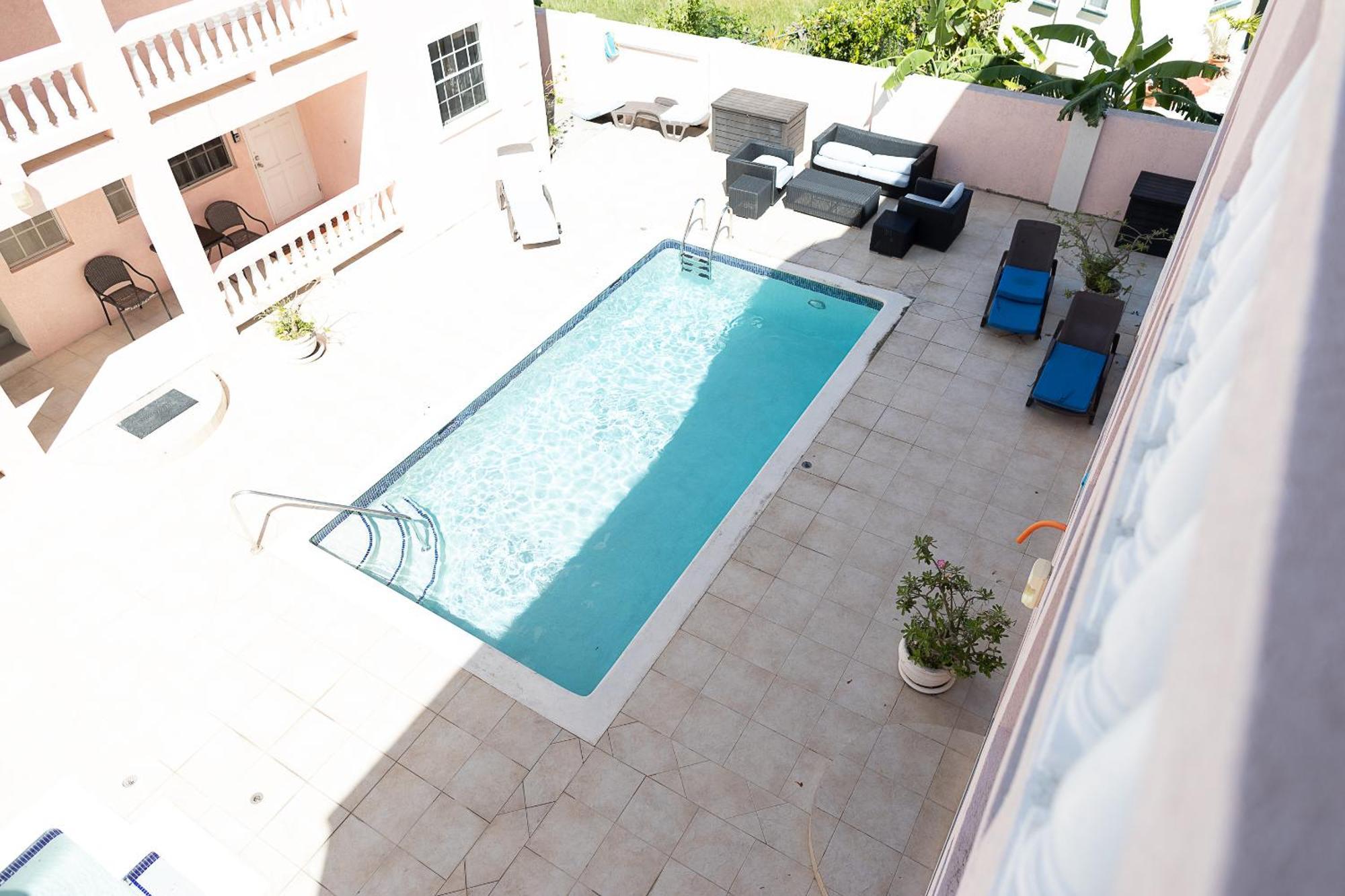 Seashades 2Br 1 Full And 1 Half Bathrooms Condo With Pool Close To Beach Sleeps 4 Christ Church Bagian luar foto